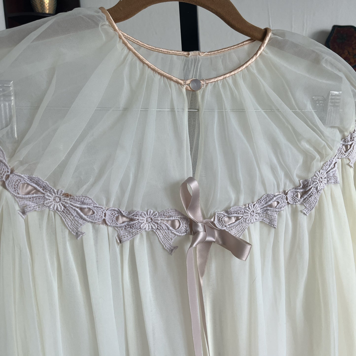 Vintage Seamprufe Beige Puff Sleeve Night Gown Robe w Ribbon Embroidery and Satin Tie Ⓛ