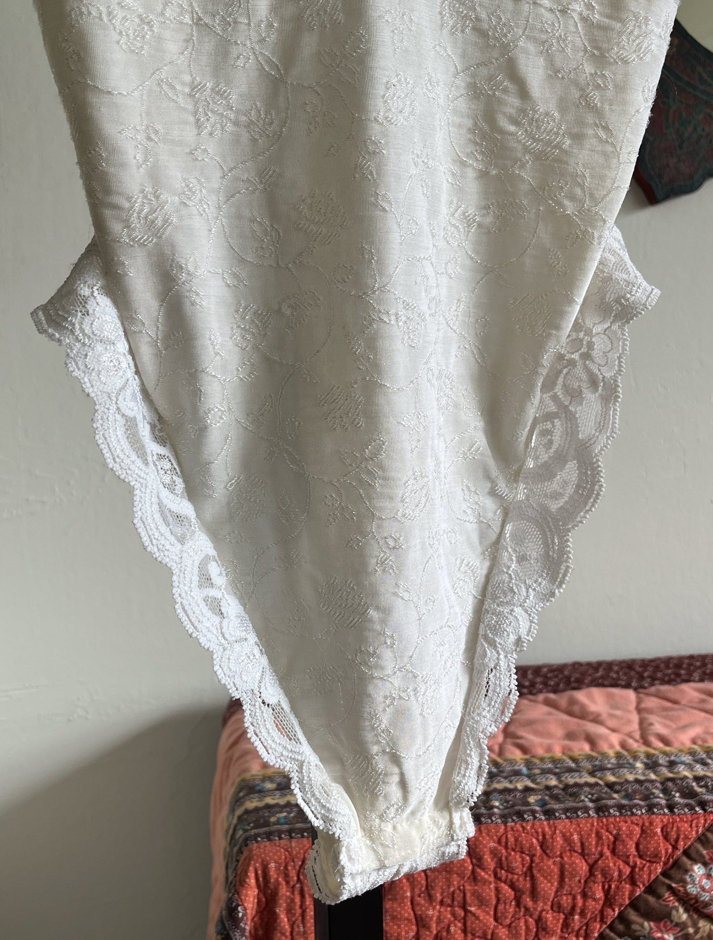 Vintage Arianne Cream and White Lace Trim Leotard Ⓢ