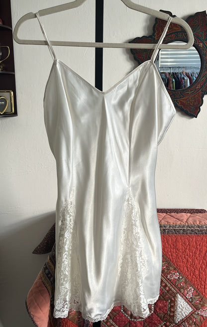Vintage Gold Tag Victoria Secret White Satin Mini Slip Lingerie Dress w Lace Godets Ⓜ⃝