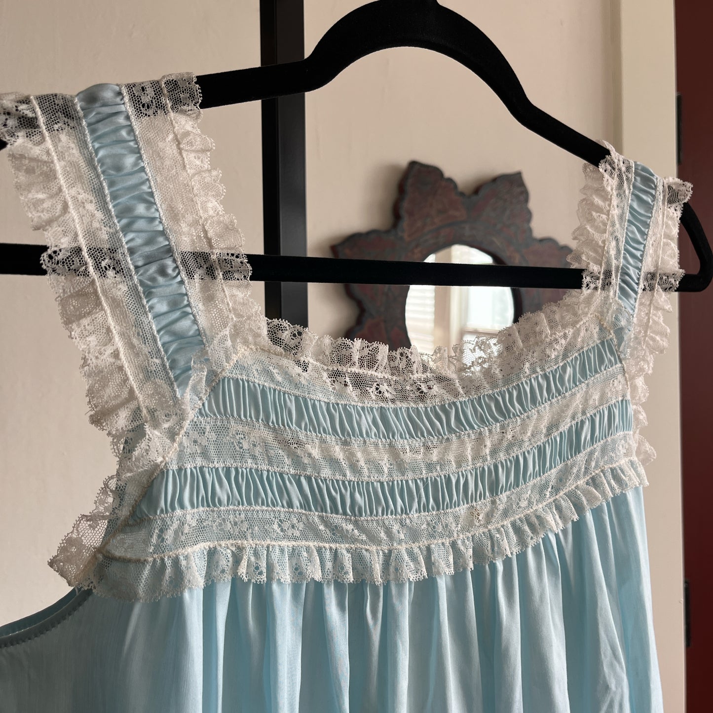Vintage Barbizon Lace Ruffle and Gathered Collar Cotton Slip Dress Ⓜ⃝