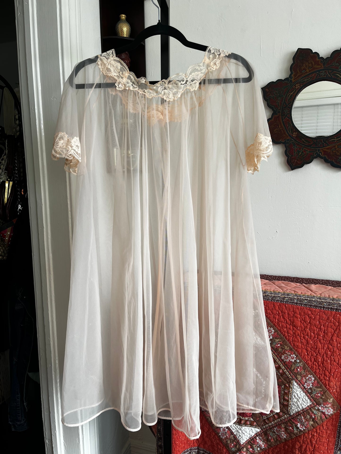 Vintage Peachy Sheer Nylon Puff Nightgown  Robe w Satin Buttons and Lace Trim ⓍⓁ