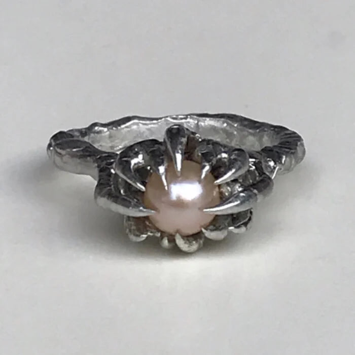 Captivator Ring | Custom Size