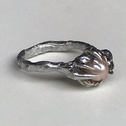 Captivator Ring | Custom Size