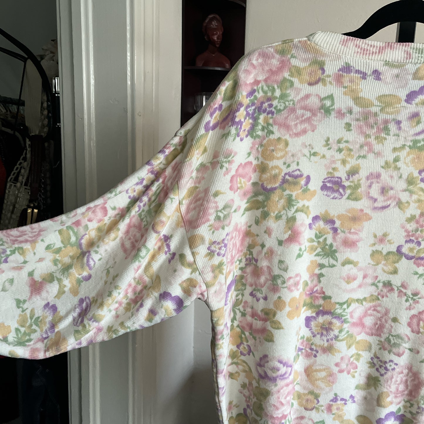 Vintage Traditional Touches White Sweater with Pink, Yellow, and Purple Pastel Flowers Ⓛ