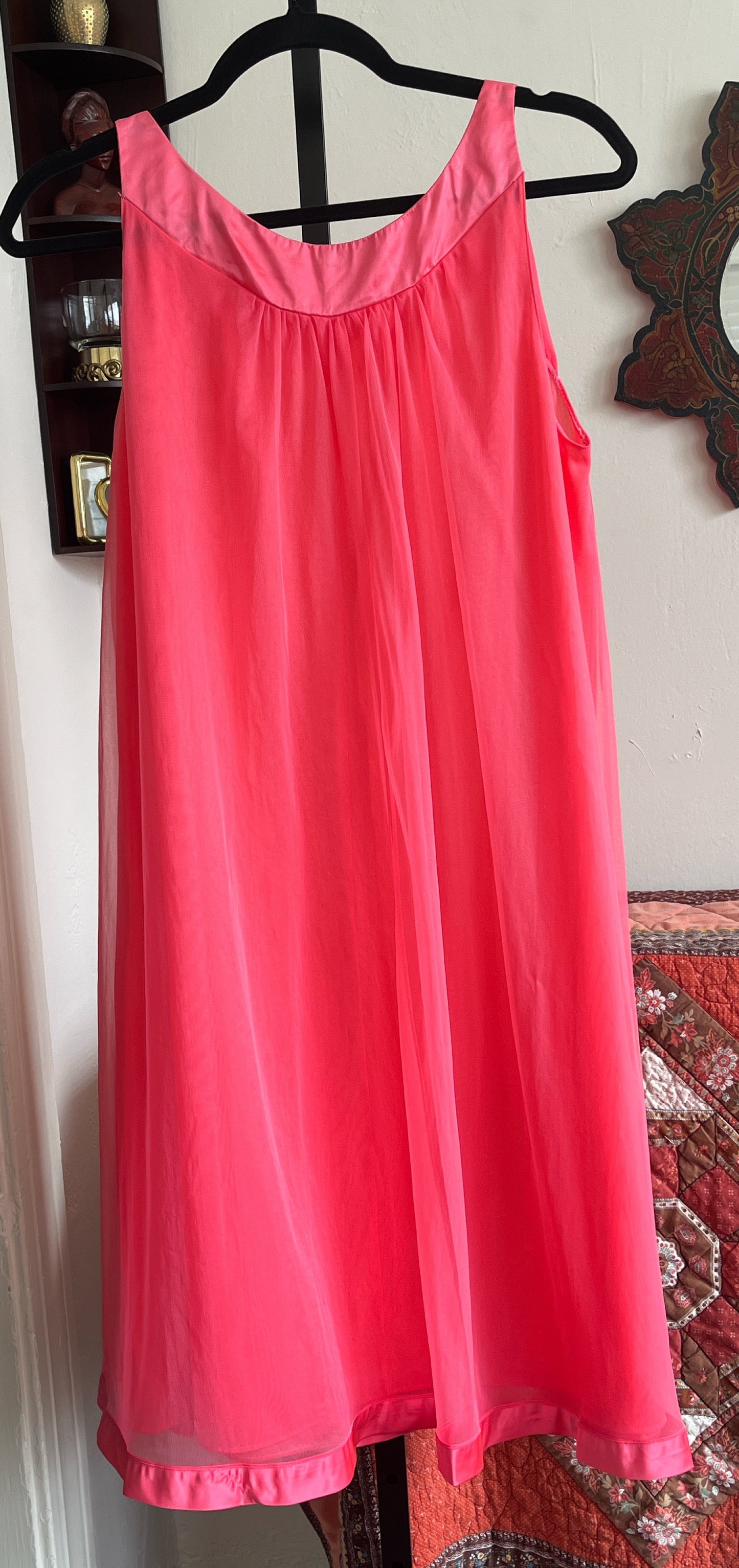 Vintage Bright Pink Nylon NightGown Ⓜ⃝