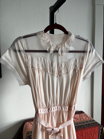 Vintage Light Pink Semi-Sheer Nylon Maxi Dress w Dainty Lace Collar Ⓜ⃝