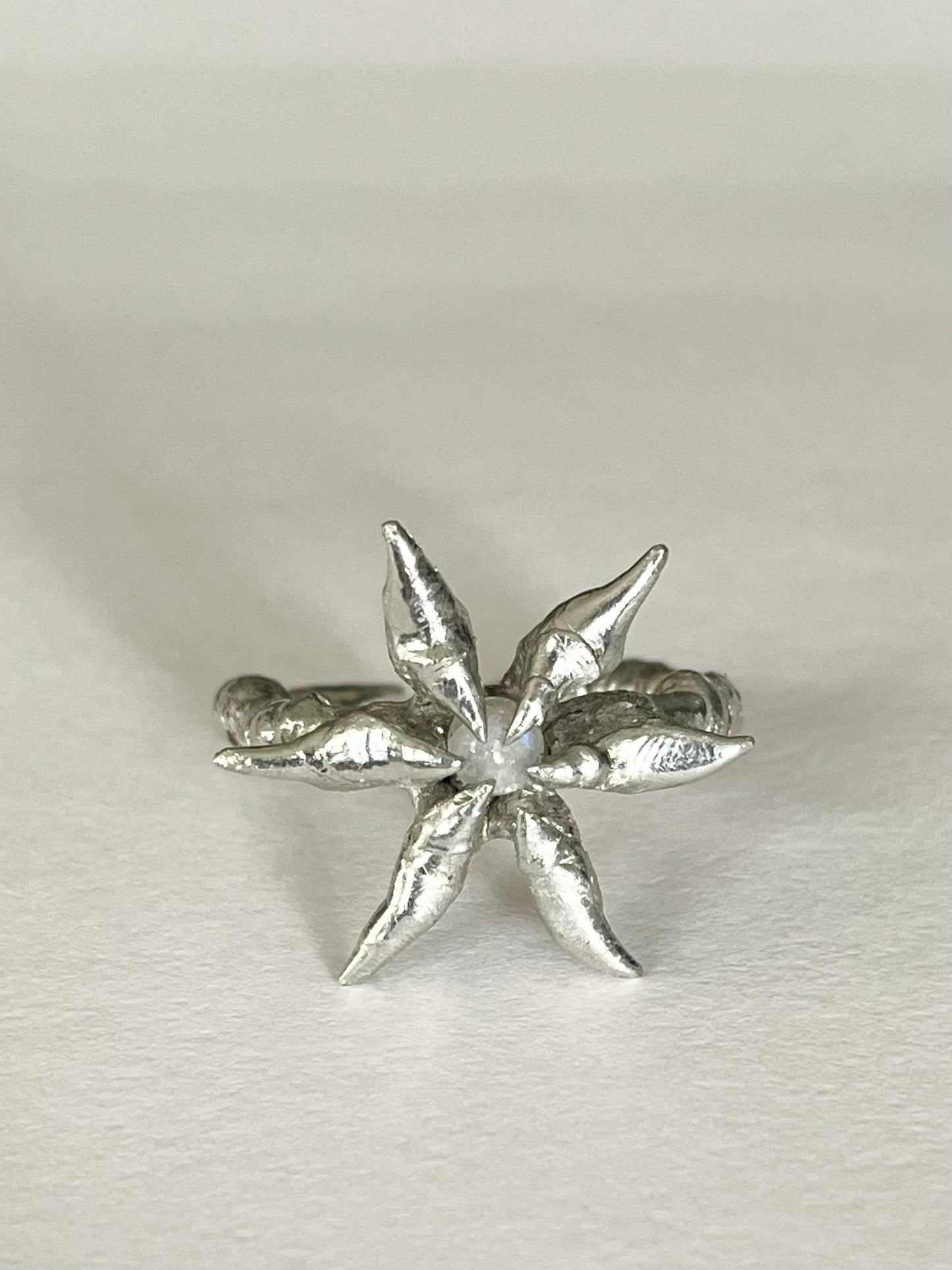 Moon Stone Flower | Size 7-9